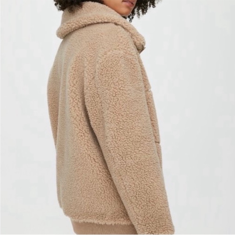 💋Aritzia Sherpa teddy jacket coat as seen on Kendall Jenner, oversized size XXS - Picture 3 of 12